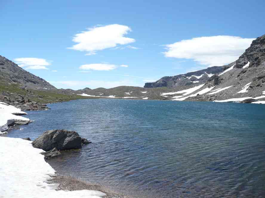 Le lac de Savine : un temps idéal pour une bonne sieste ! Le dimanche 12 juillet 2009